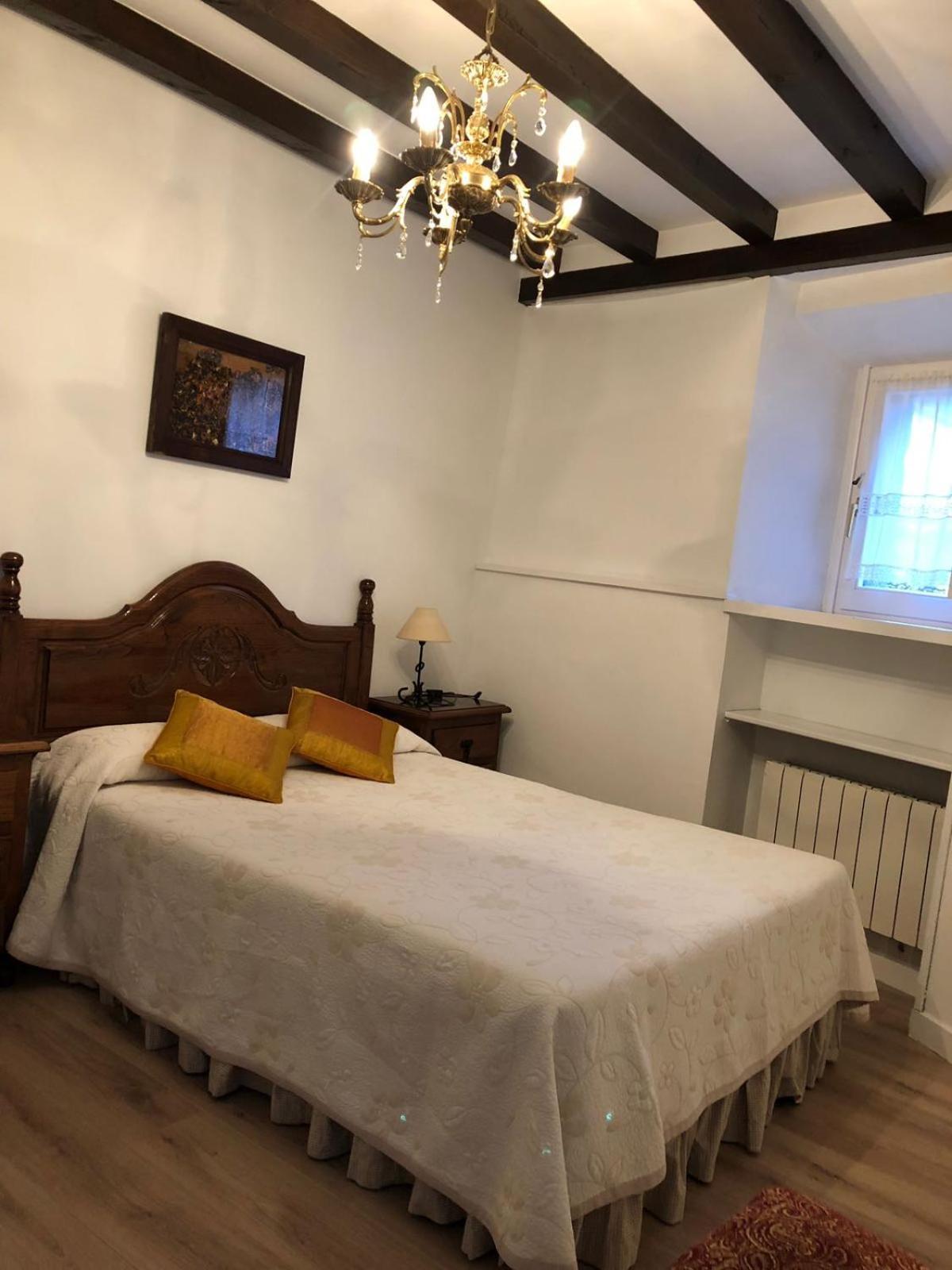 Apartamentos La Casona Ucieda Exteriör bild