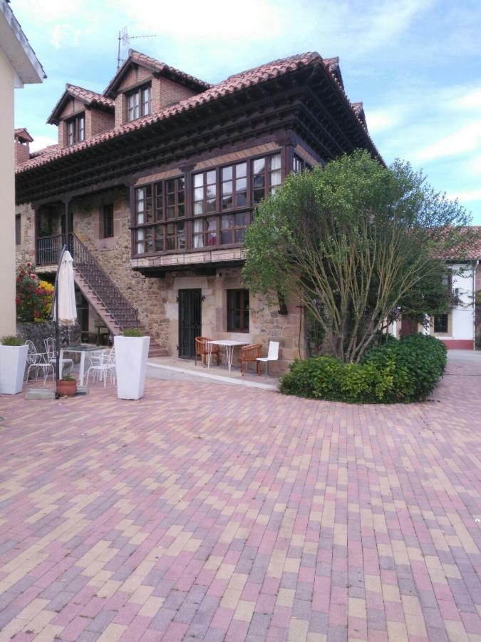 Apartamentos La Casona Ucieda Exteriör bild