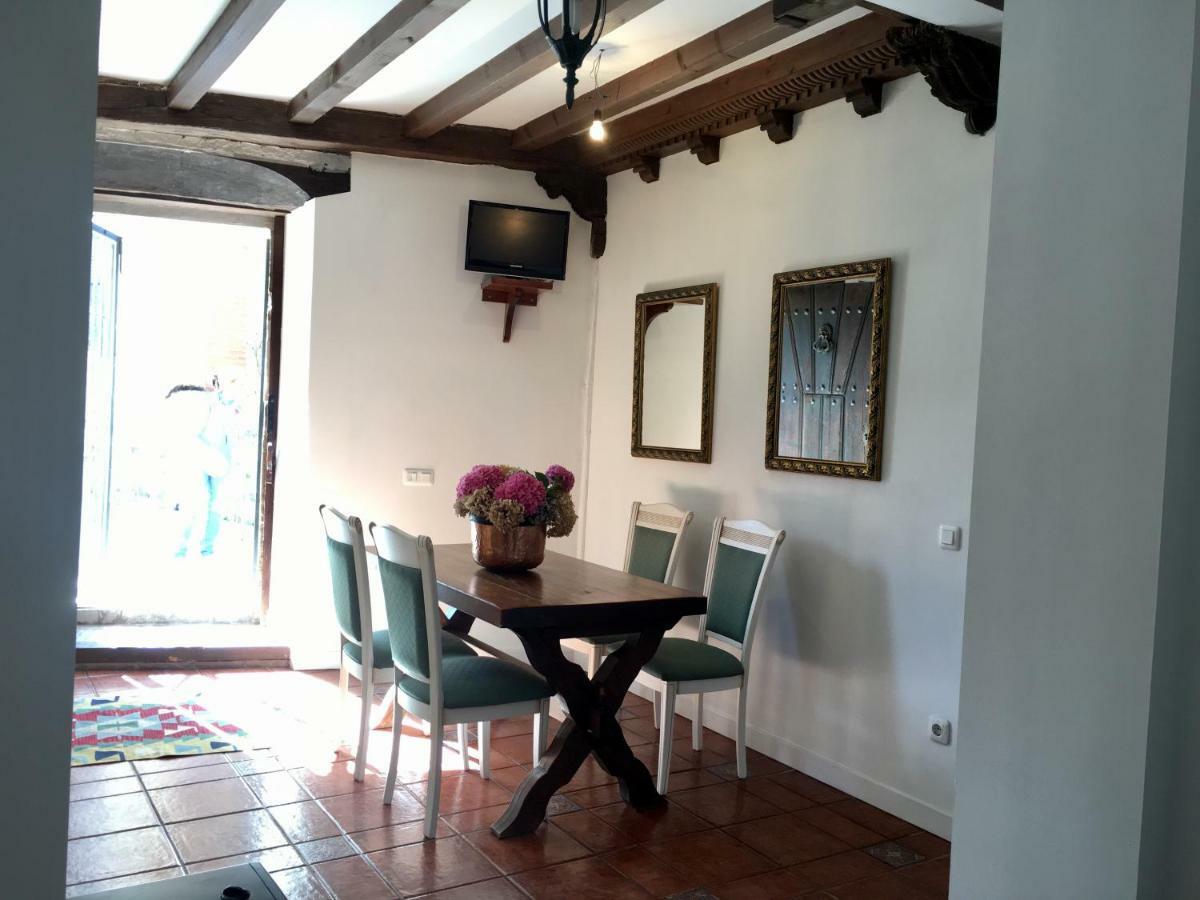 Apartamentos La Casona Ucieda Exteriör bild